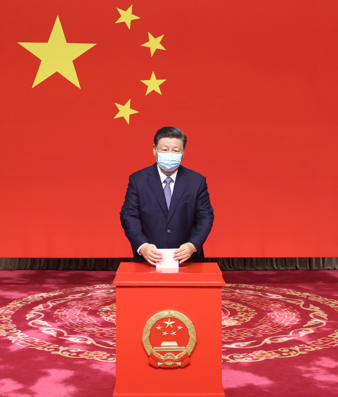 习近平参加北京市区人大代表换届选举投票